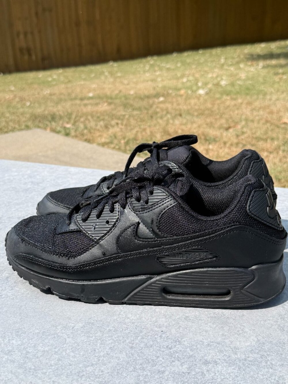 Nike Air Max 90 Mens 11 Triple Black Sneakers Y2K Retro Streetwear Gorpcore 4193